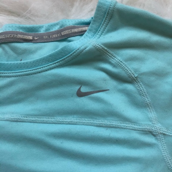 Dri-Fit Nike shirt - Picture 2 of 3